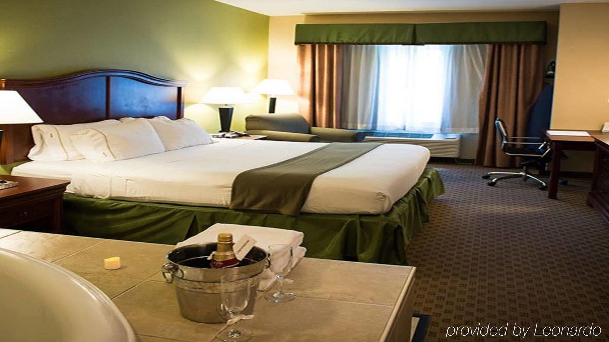 Holiday Inn Express La Plata By Ihg Экстерьер фото